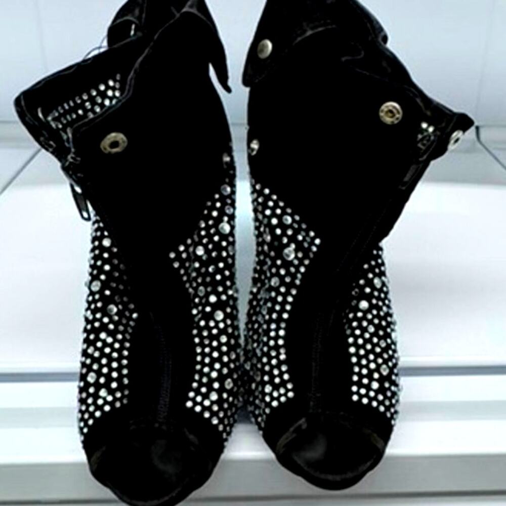 "MARIACHI " Mani- Women's Size 7 Black Velvet Shoe‎ W/ Rhinestones, Dark Romance
